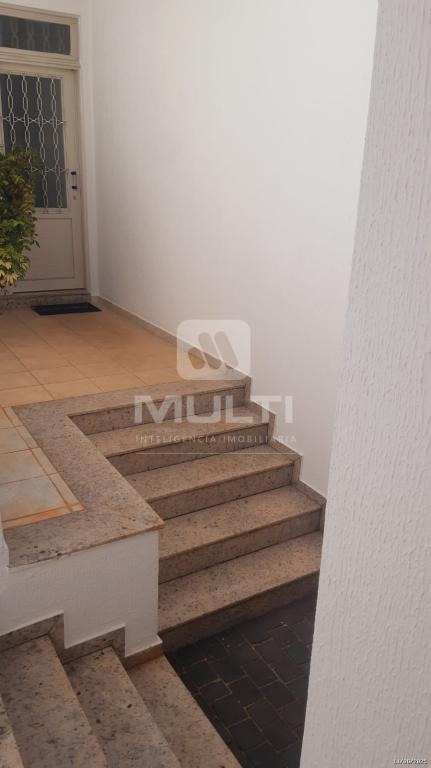 Casa à venda com 3 quartos, 120m² - Foto 2
