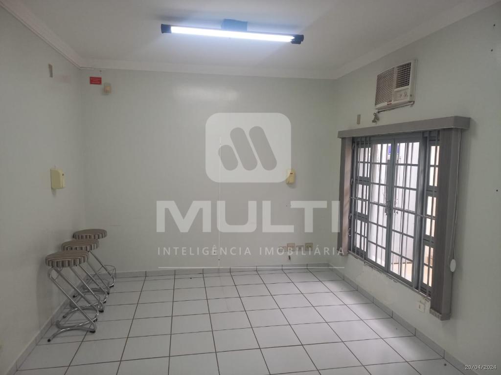 Casa à venda com 1 quarto, 285m² - Foto 9