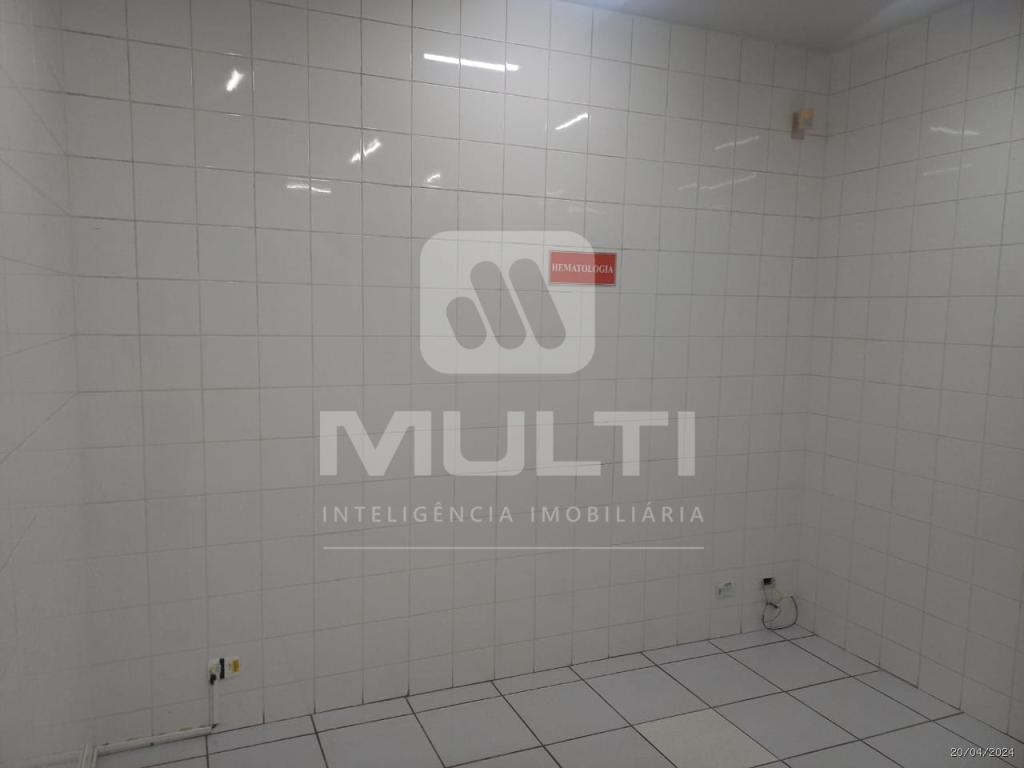Casa à venda com 1 quarto, 285m² - Foto 14