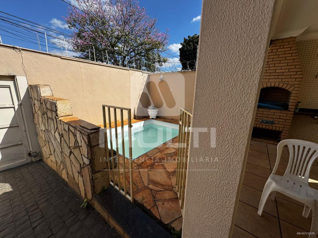 Casa, 3 quartos, 220 m² - Foto 2