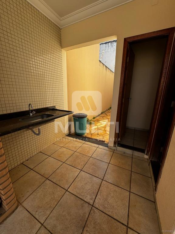 Casa, 3 quartos, 220 m² - Foto 3