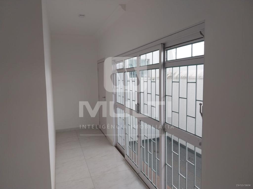 Casa à venda com 1 quarto, 200m² - Foto 6