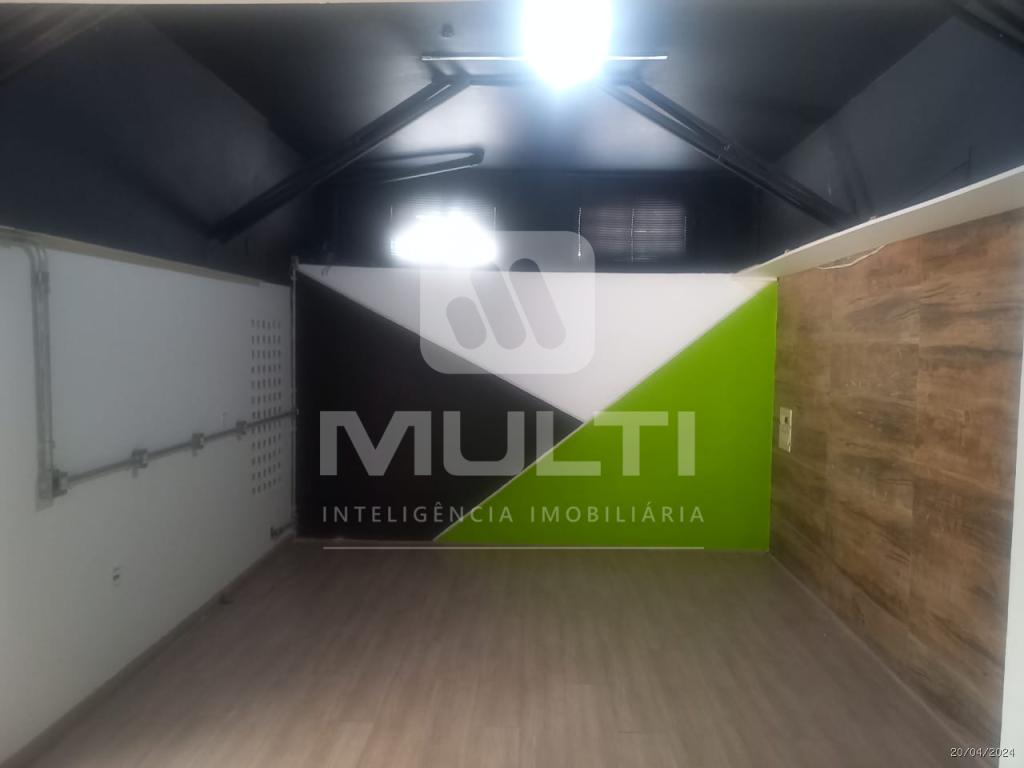 Casa, 4 quartos, 240 m² - Foto 1