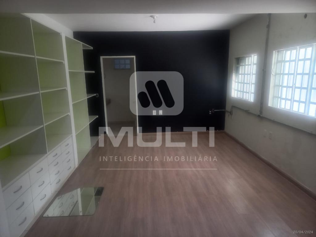 Casa, 4 quartos, 240 m² - Foto 3