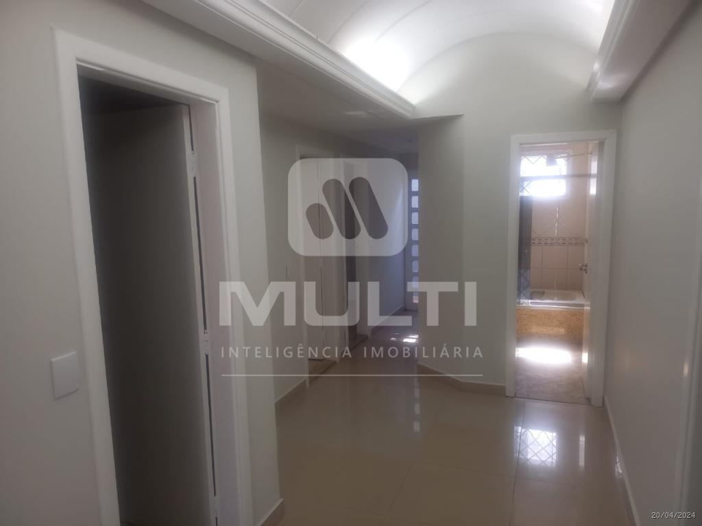 Casa, 4 quartos, 240 m² - Foto 21