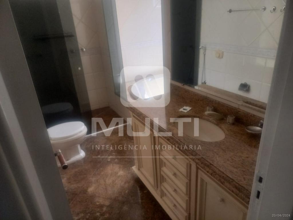 Casa, 4 quartos, 240 m² - Foto 30