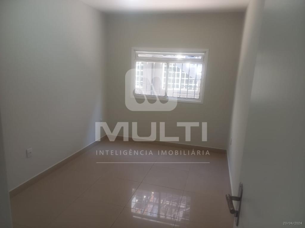 Casa, 4 quartos, 240 m² - Foto 33