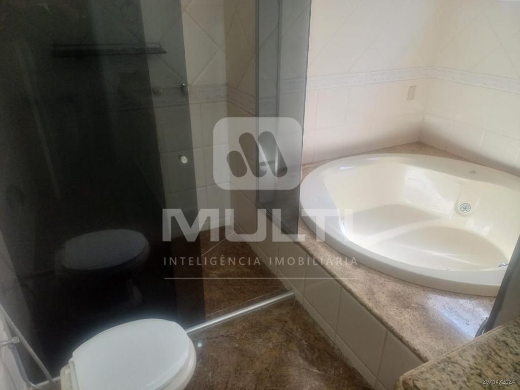 Casa, 4 quartos, 240 m² - Foto 34