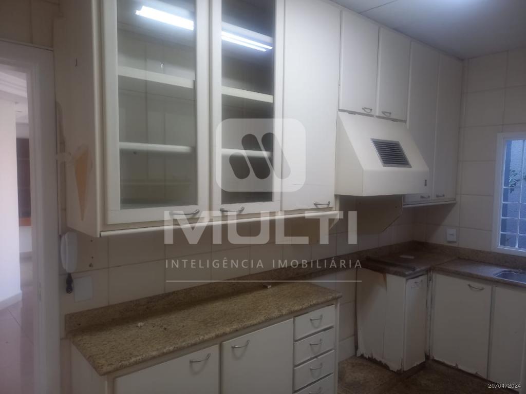 Casa, 4 quartos, 240 m² - Foto 38