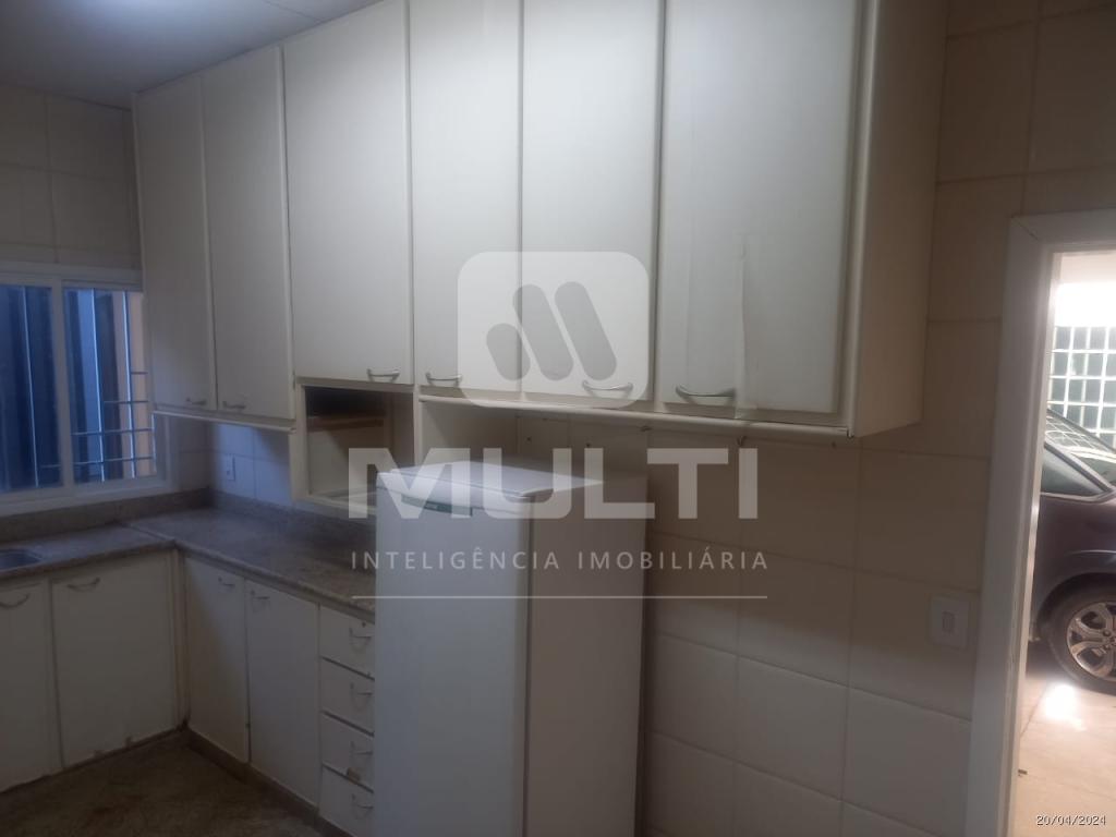 Casa, 4 quartos, 240 m² - Foto 39