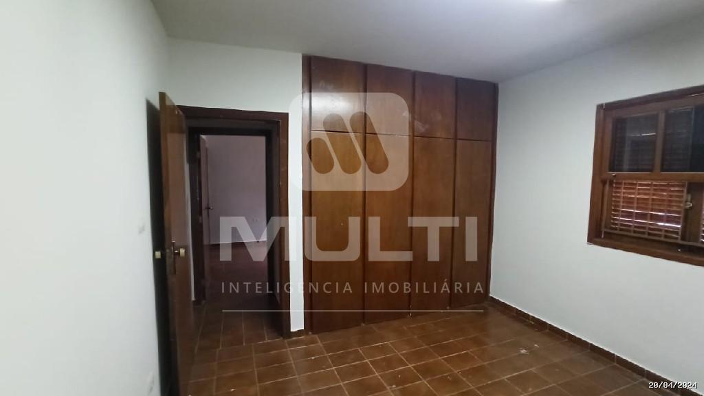 Casa à venda com 5 quartos, 298m² - Foto 2