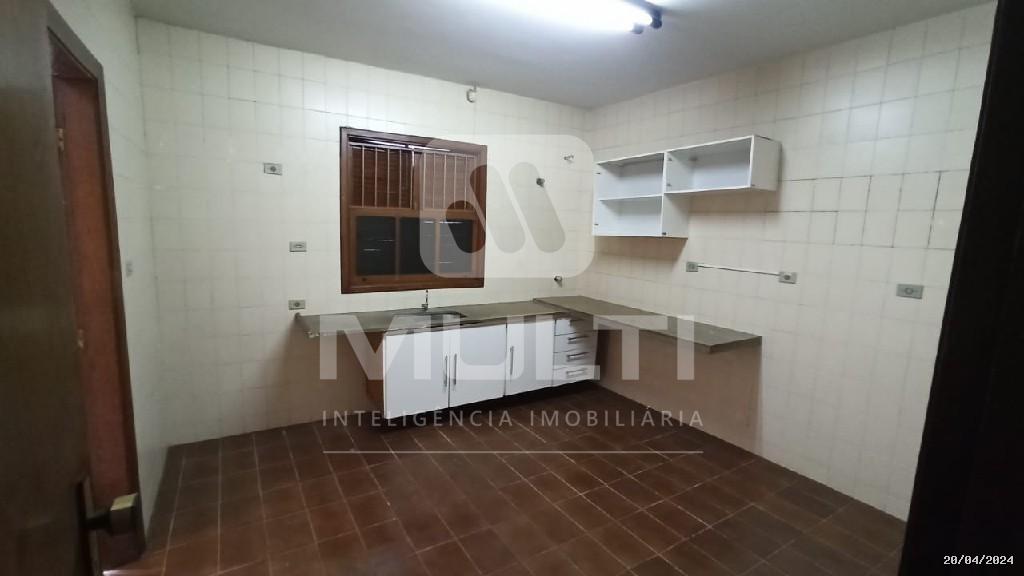 Casa à venda com 5 quartos, 298m² - Foto 9