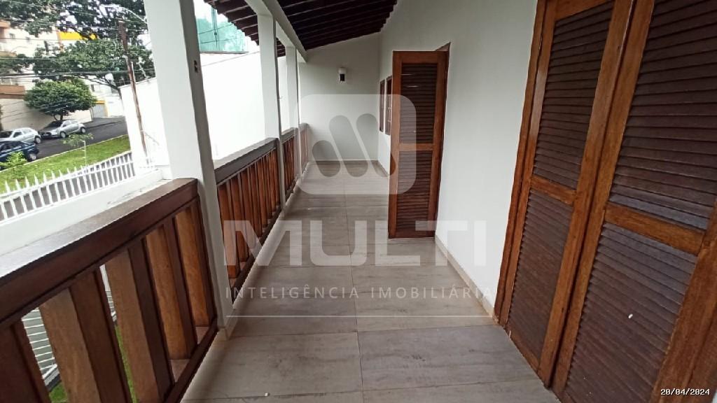 Casa à venda com 5 quartos, 298m² - Foto 14