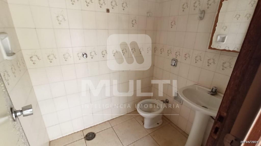 Casa à venda com 5 quartos, 298m² - Foto 17