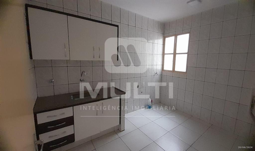 Apartamento à venda com 3 quartos, 70m² - Foto 2