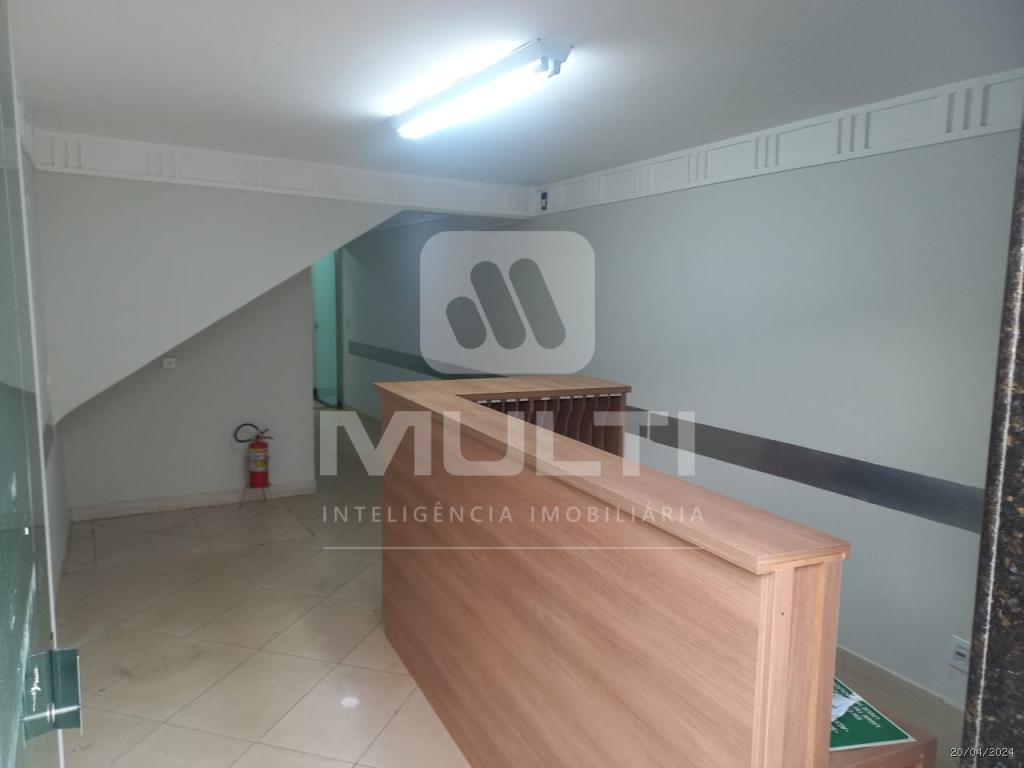 Casa à venda com 1 quarto, 136m² - Foto 2