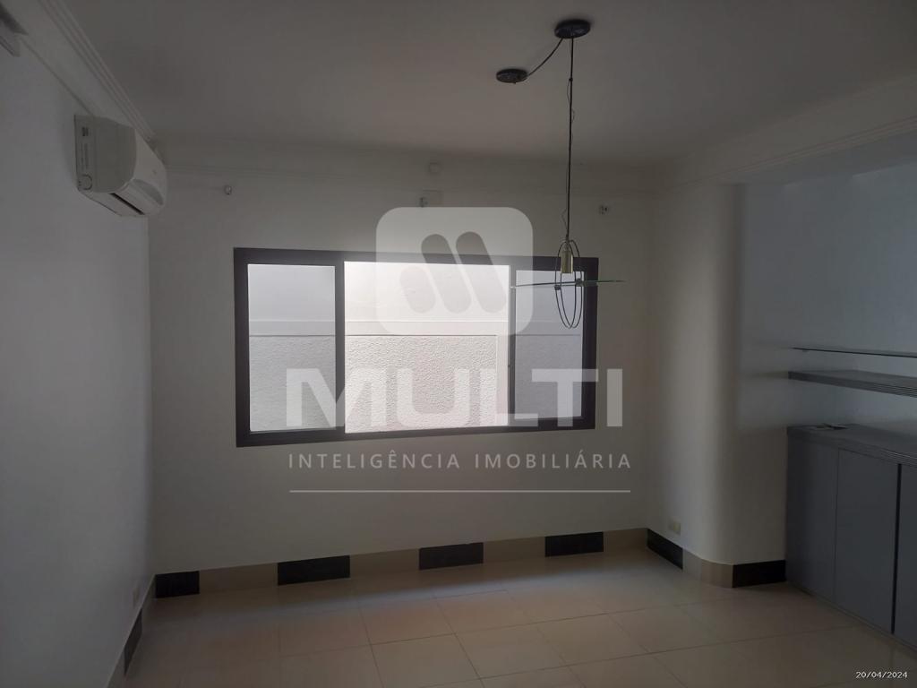 Casa à venda com 4 quartos, 256m² - Foto 4