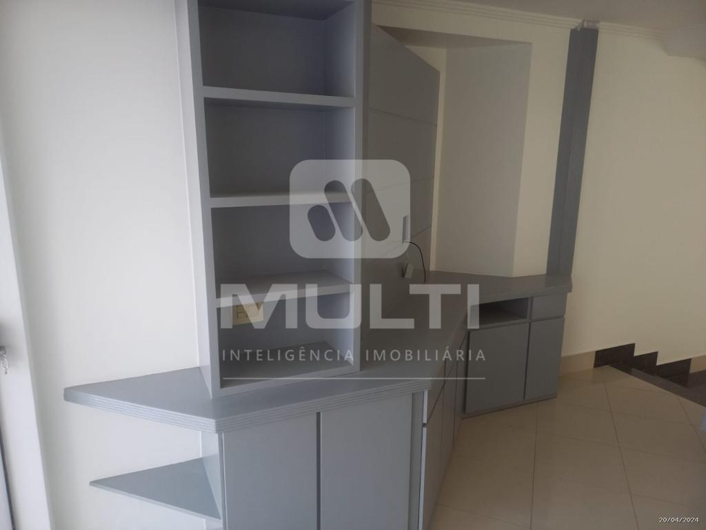 Casa à venda com 4 quartos, 256m² - Foto 7