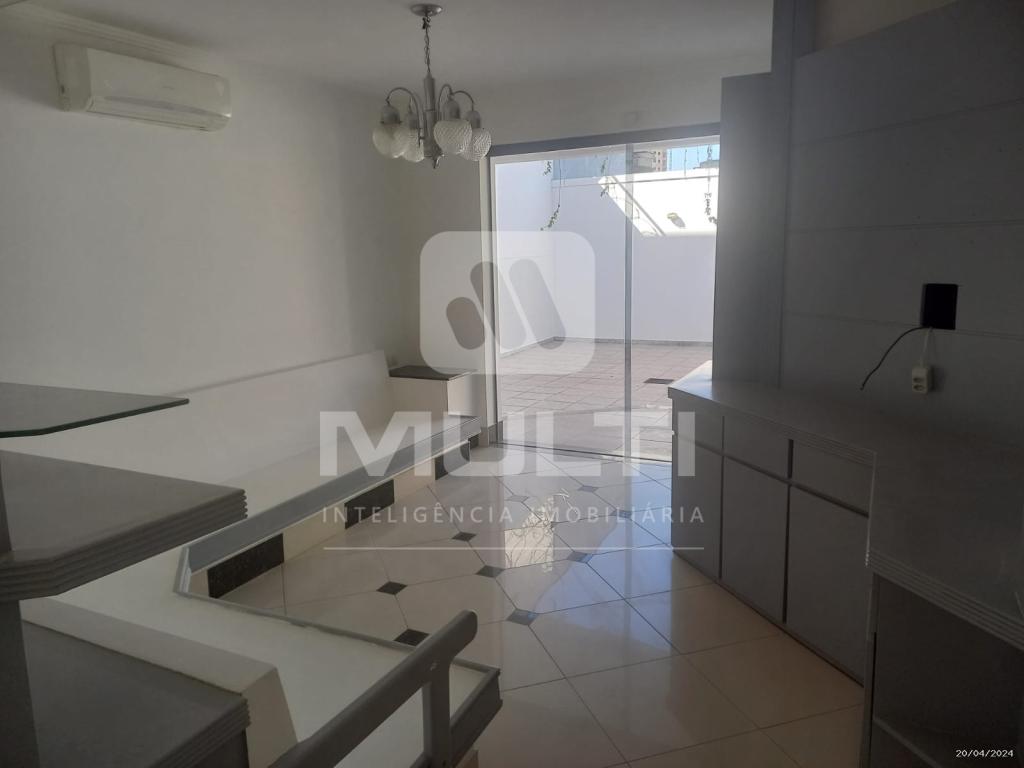 Casa à venda com 4 quartos, 256m² - Foto 10