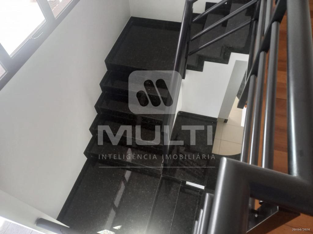 Casa à venda com 4 quartos, 256m² - Foto 11