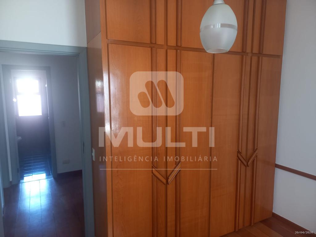 Casa à venda com 4 quartos, 256m² - Foto 13