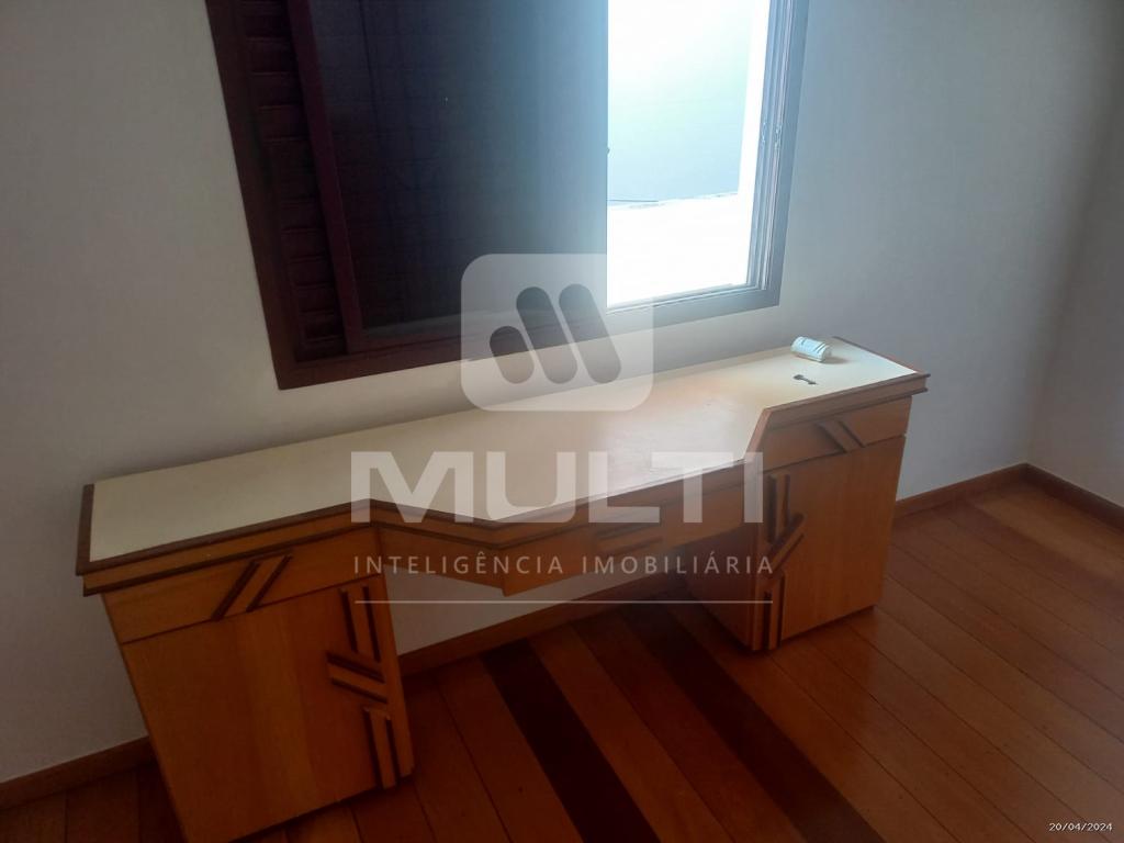 Casa à venda com 4 quartos, 256m² - Foto 15