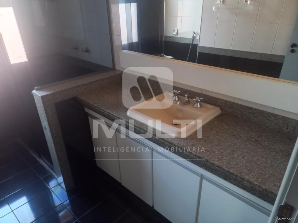Casa à venda com 4 quartos, 256m² - Foto 22