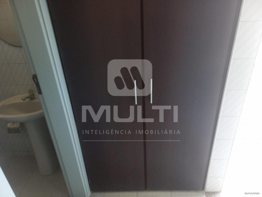 Casa à venda com 4 quartos, 256m² - Foto 35