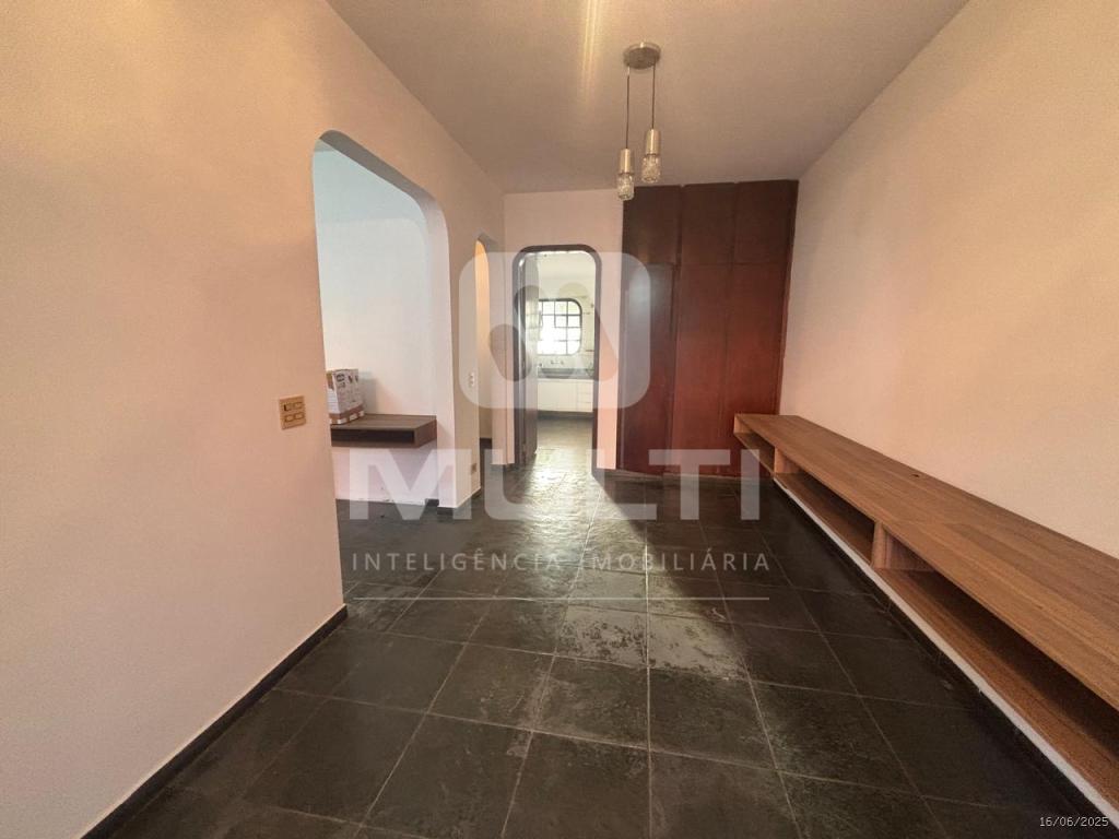 Casa à venda com 3 quartos, 228m² - Foto 10