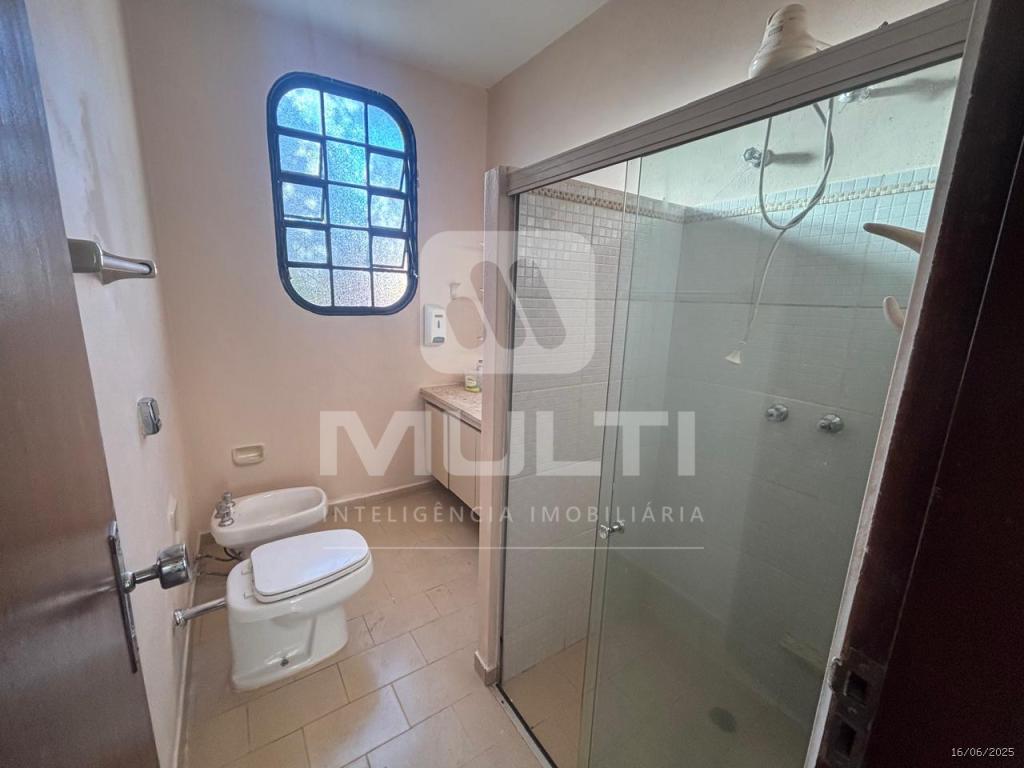 Casa à venda com 3 quartos, 228m² - Foto 16
