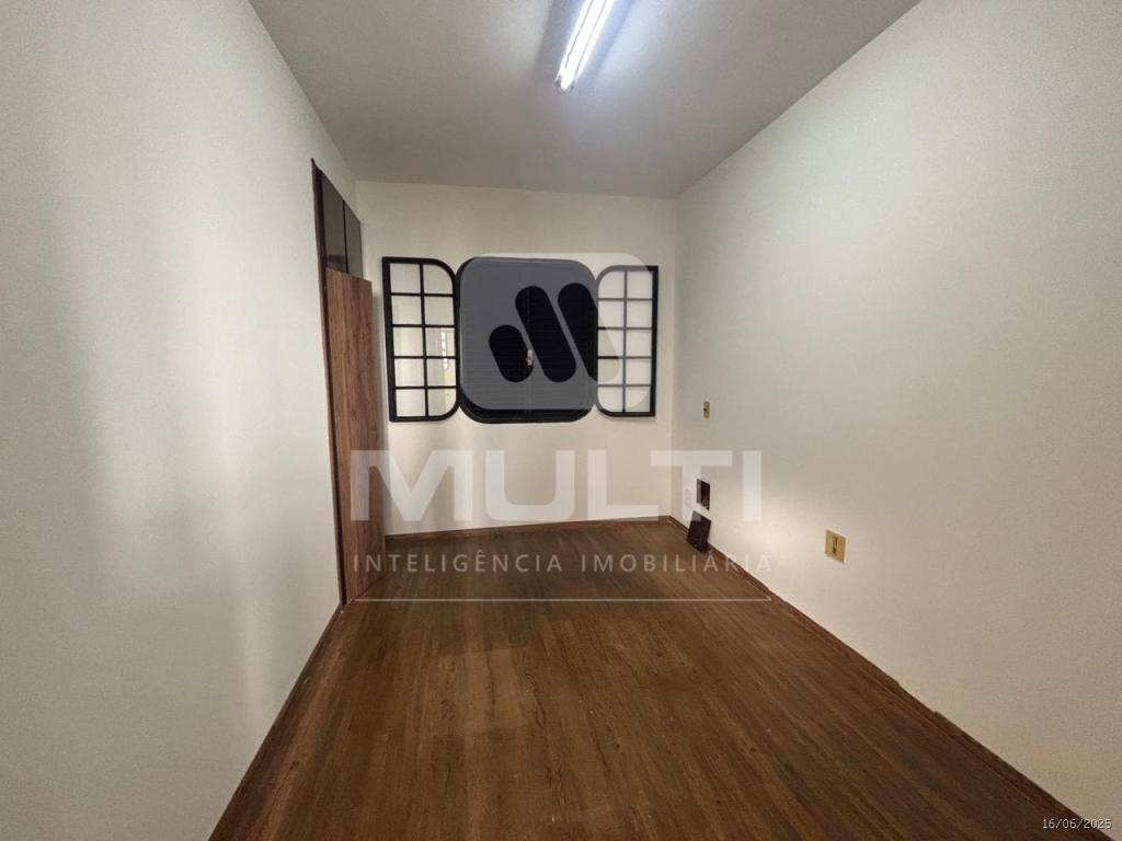 Casa à venda com 3 quartos, 228m² - Foto 19