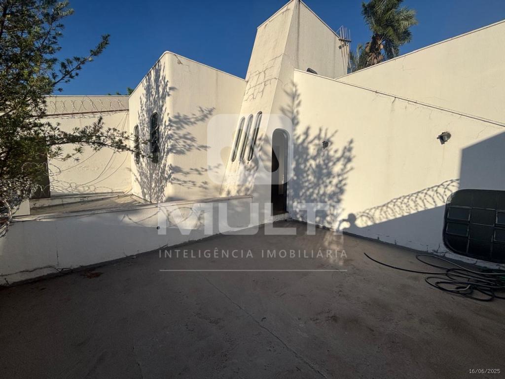 Casa à venda com 3 quartos, 228m² - Foto 20