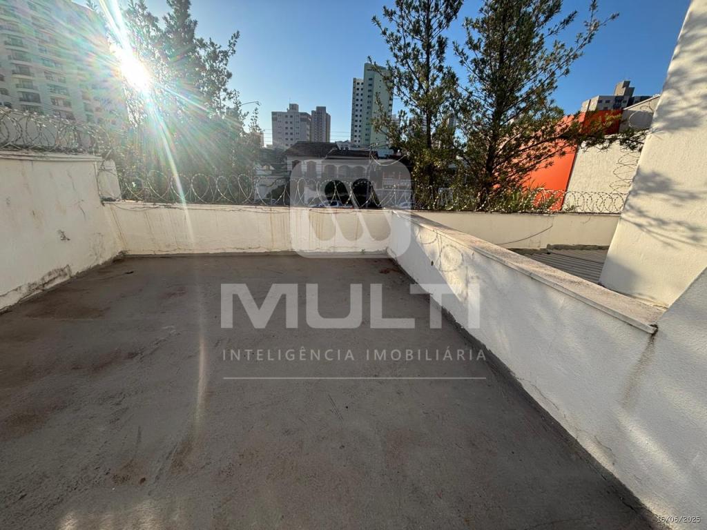 Casa à venda com 3 quartos, 228m² - Foto 21