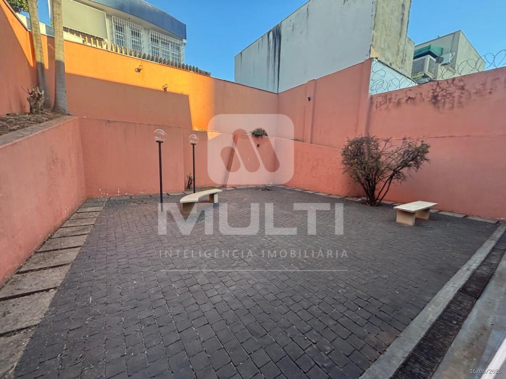 Casa à venda com 3 quartos, 228m² - Foto 24