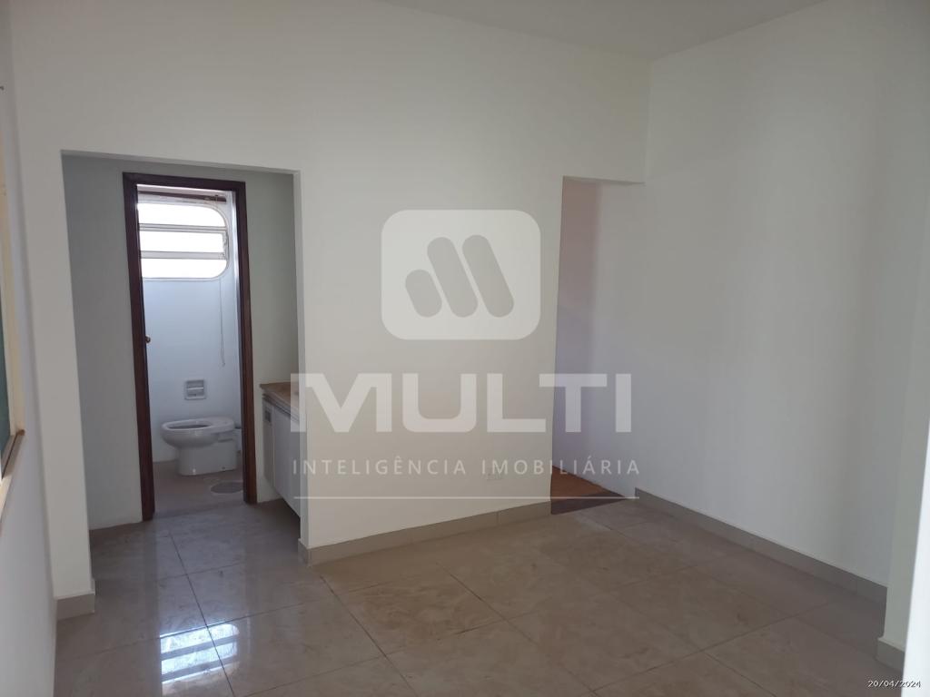 Casa à venda com 5 quartos, 300m² - Foto 7