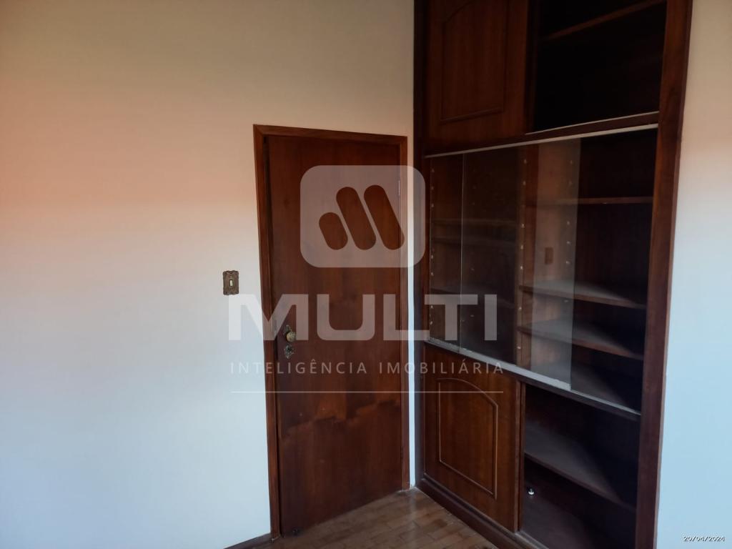 Casa à venda com 5 quartos, 300m² - Foto 19