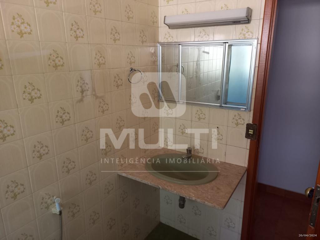 Casa à venda com 5 quartos, 300m² - Foto 23