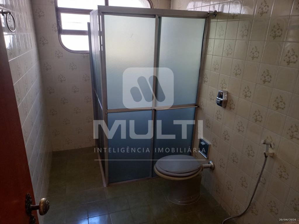 Casa à venda com 5 quartos, 300m² - Foto 25