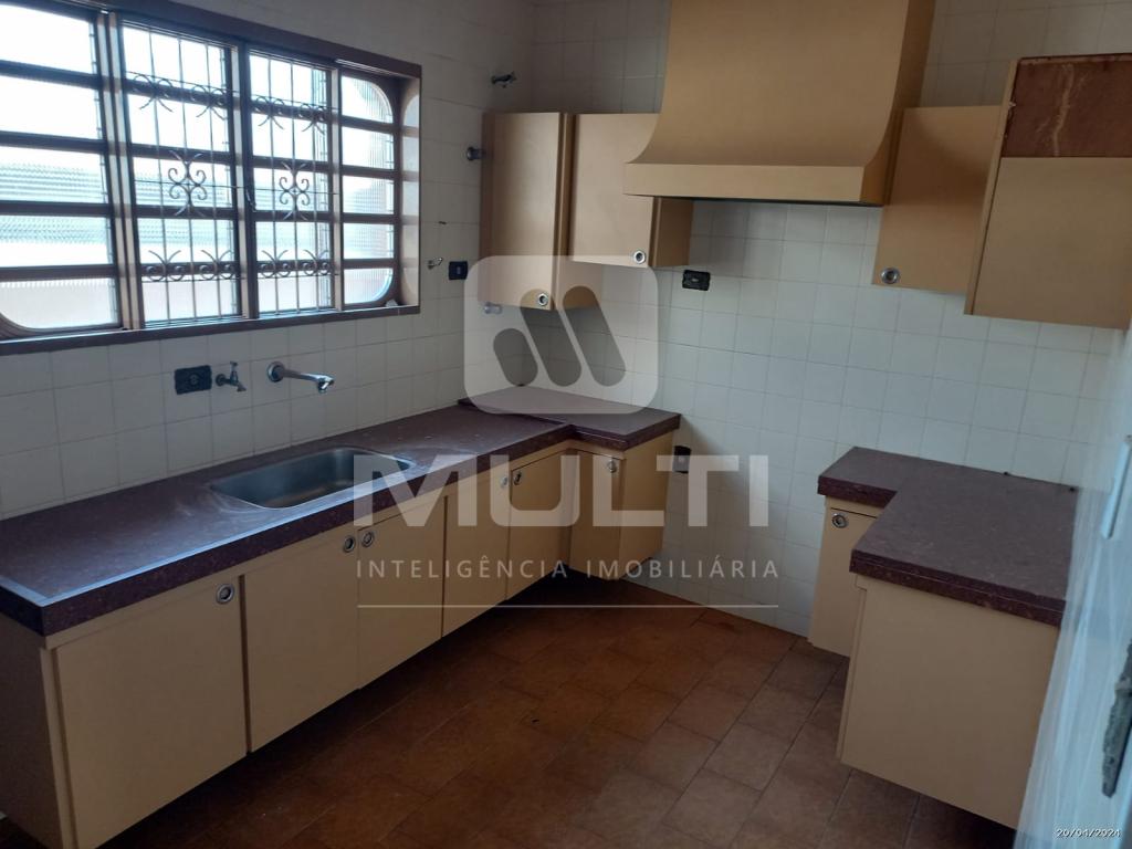 Casa à venda com 5 quartos, 300m² - Foto 27