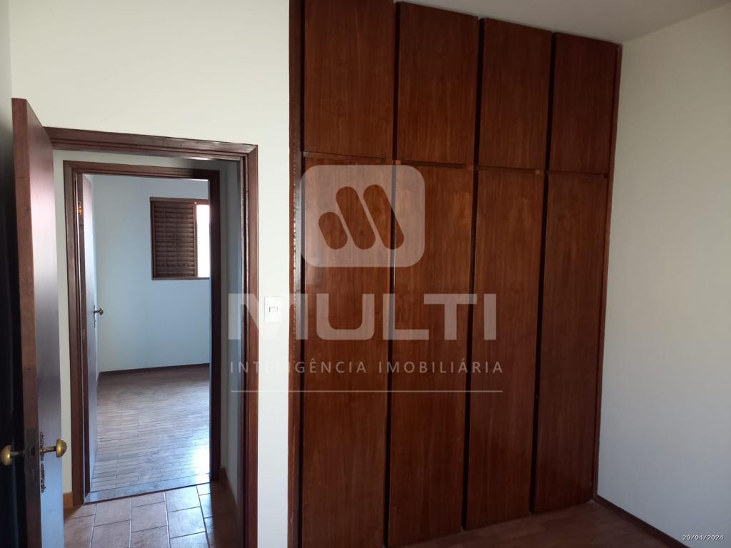 Casa à venda com 5 quartos, 300m² - Foto 30