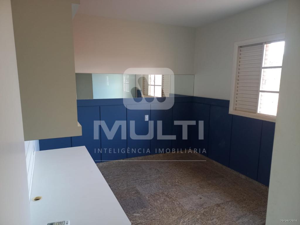 Casa à venda com 4 quartos, 275m² - Foto 12