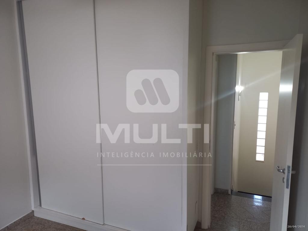 Casa à venda com 4 quartos, 275m² - Foto 15