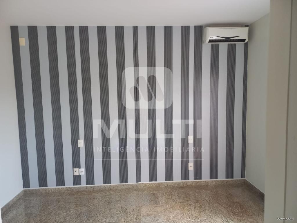 Casa à venda com 4 quartos, 275m² - Foto 18