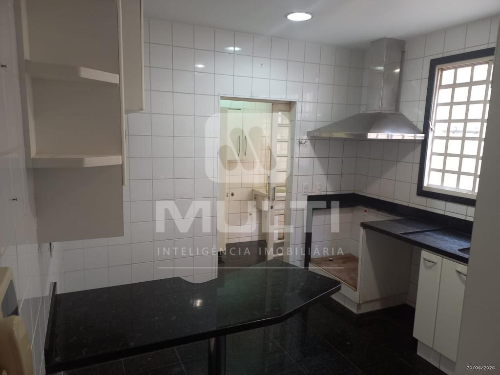Casa à venda com 4 quartos, 275m² - Foto 22