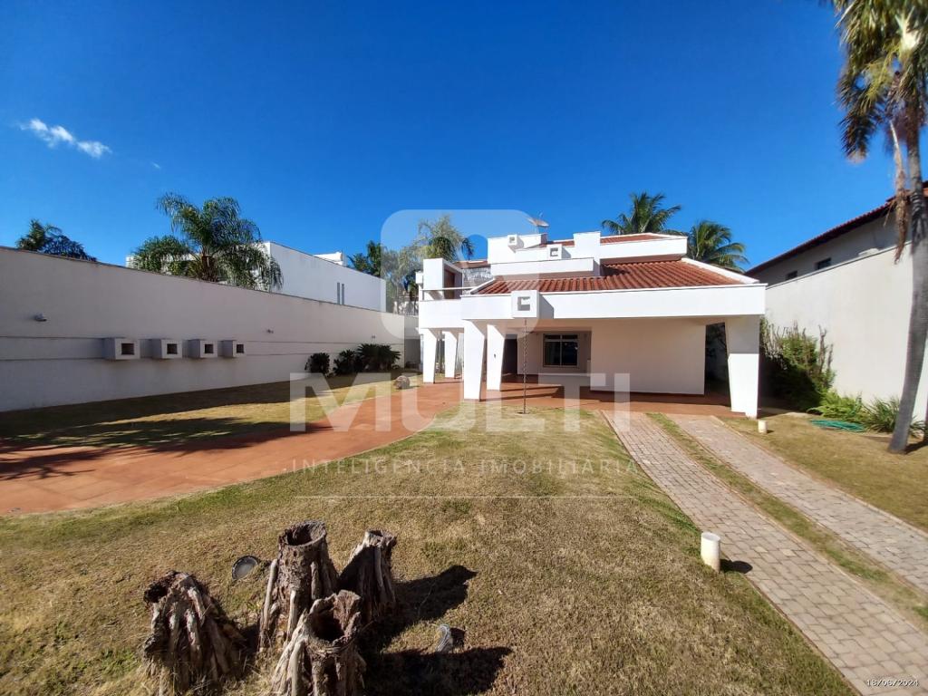 Casa à venda com 4 quartos, 500m² - Foto 2
