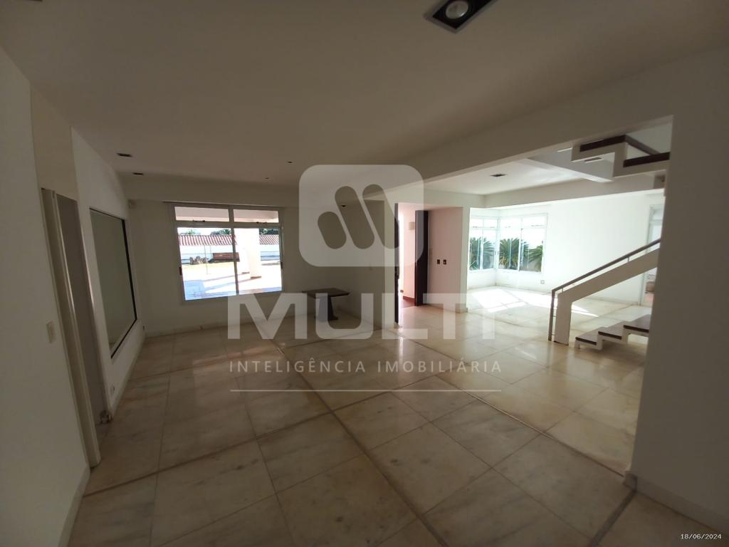 Casa à venda com 4 quartos, 500m² - Foto 3