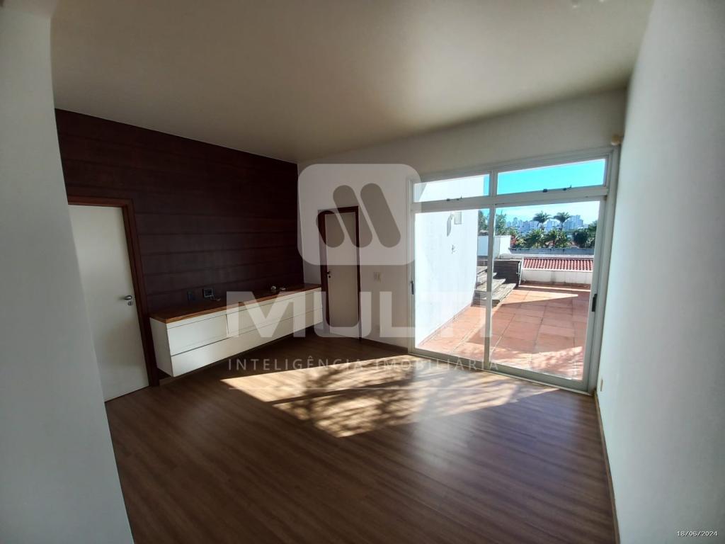 Casa à venda com 4 quartos, 500m² - Foto 8
