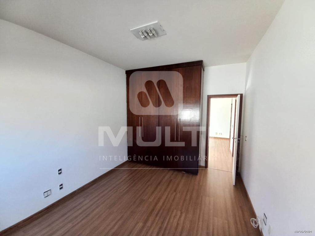 Casa à venda com 4 quartos, 500m² - Foto 10