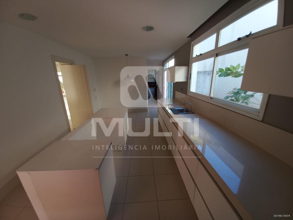 Casa à venda com 4 quartos, 500m² - Foto 22