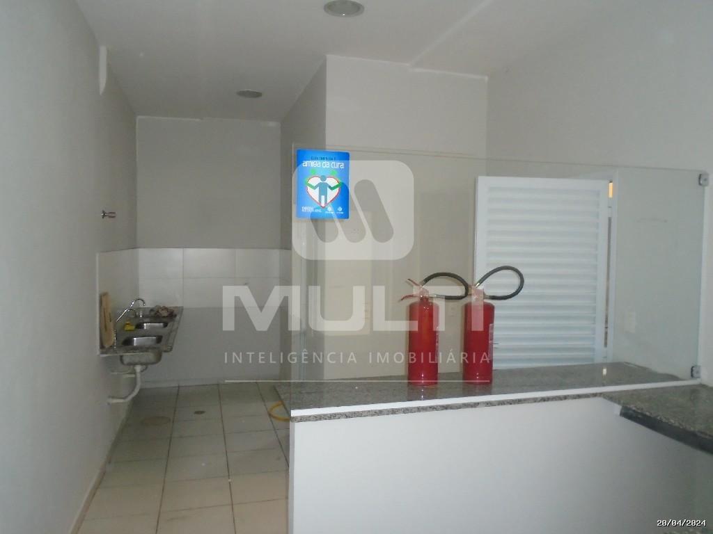 Casa à venda com 1 quarto, 718m² - Foto 11